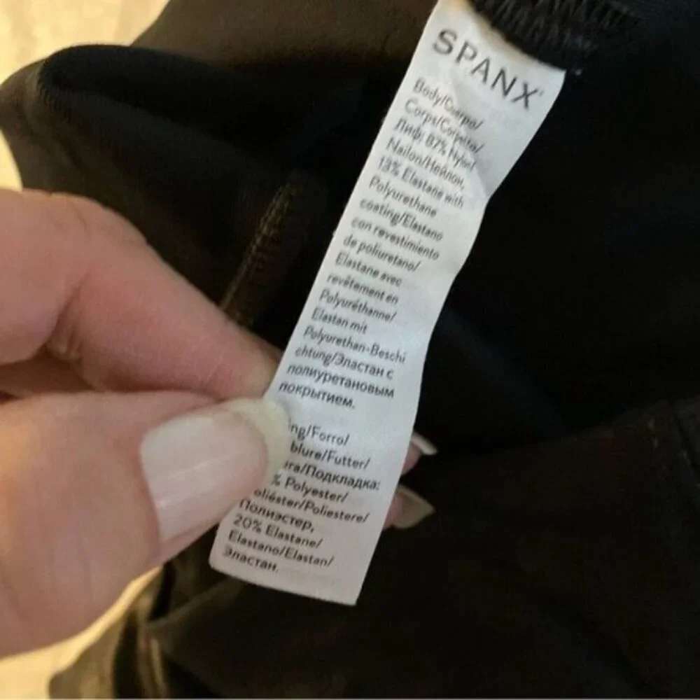 Spanx Faux Leather Black Metallic Legging size‎ Medium